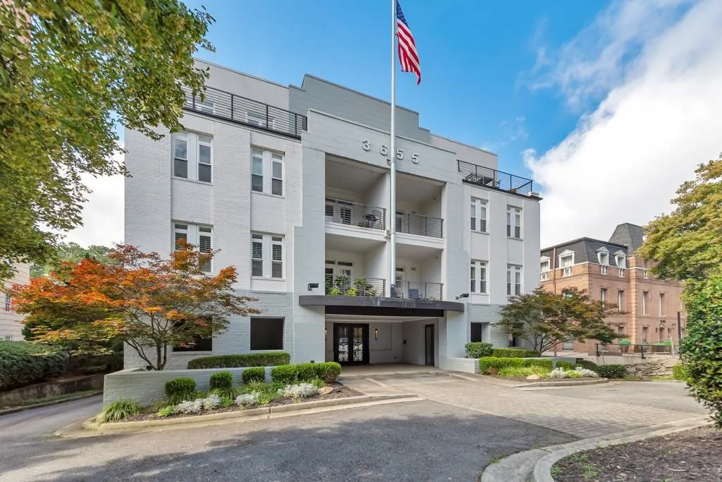 3655 Peachtree Road Ne Unit 101, Atlanta, Georgia 30319, 2 Bedrooms Bedrooms, 0 ,2 BathroomsBathrooms,Residential,For Sale,3655 Peachtree Road Ne Unit 101,7804591