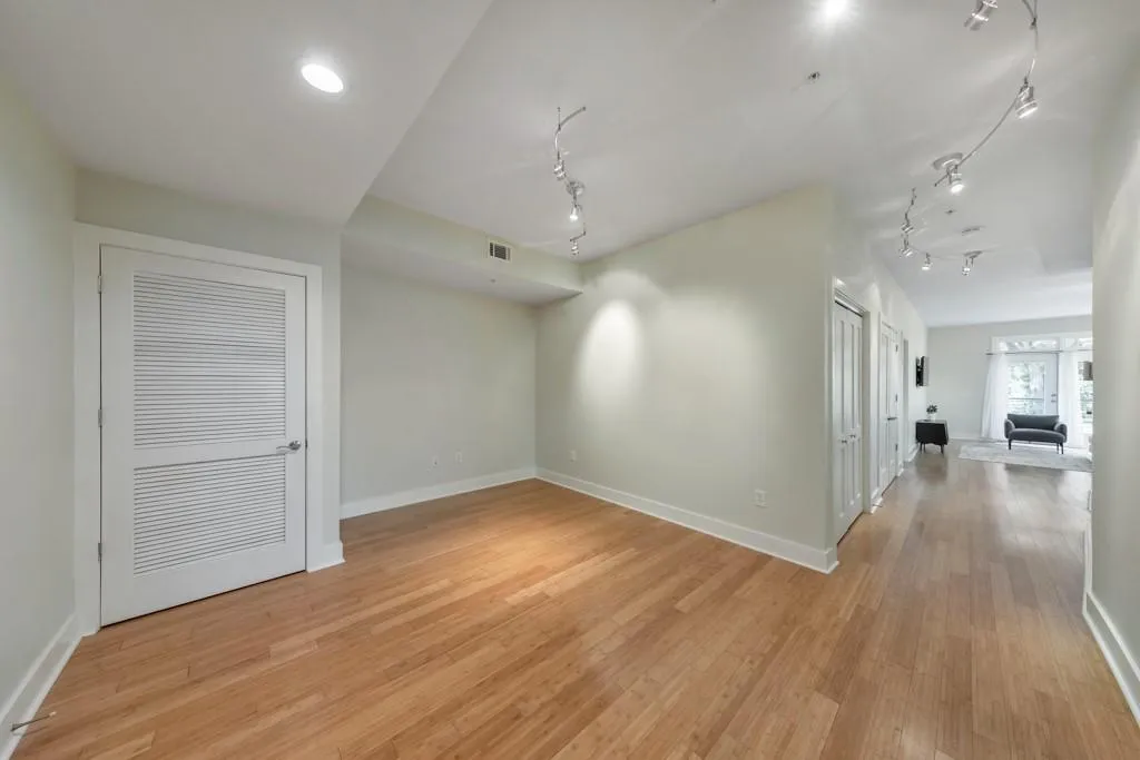 3655 Peachtree Road Ne Unit 101, Atlanta, Georgia 30319, 2 Bedrooms Bedrooms, 0 ,2 BathroomsBathrooms,Residential,For Sale,3655 Peachtree Road Ne Unit 101,7804591