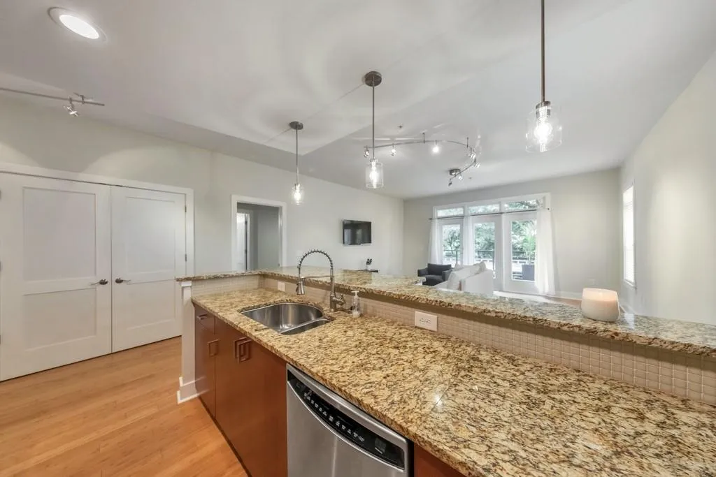 3655 Peachtree Road Ne Unit 101, Atlanta, Georgia 30319, 2 Bedrooms Bedrooms, 0 ,2 BathroomsBathrooms,Residential,For Sale,3655 Peachtree Road Ne Unit 101,7804591
