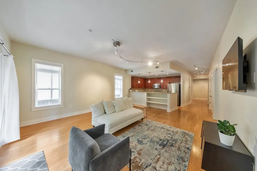 3655 Peachtree Road Ne Unit 101, Atlanta, Georgia 30319, 2 Bedrooms Bedrooms, 0 ,2 BathroomsBathrooms,Residential,For Sale,3655 Peachtree Road Ne Unit 101,7804591