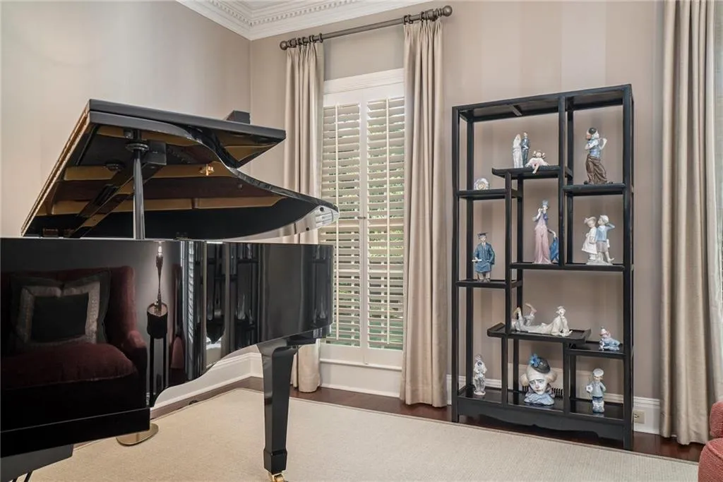 2080 Old Dominion Road, Atlanta, Georgia 30350, 6 Bedrooms Bedrooms, ,5 BathroomsBathrooms,Residential,For Sale,2080 Old Dominion Road,7580695
