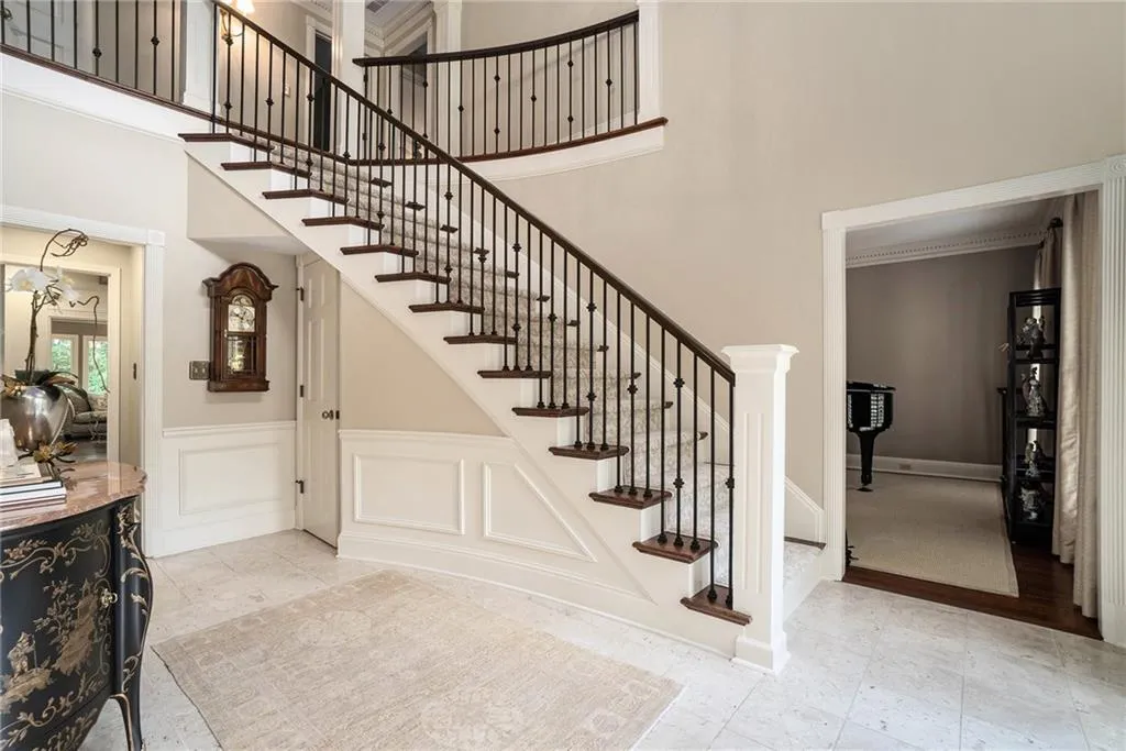 2080 Old Dominion Road, Atlanta, Georgia 30350, 6 Bedrooms Bedrooms, ,5 BathroomsBathrooms,Residential,For Sale,2080 Old Dominion Road,7580695