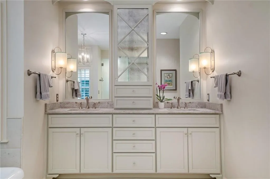 2080 Old Dominion Road, Atlanta, Georgia 30350, 6 Bedrooms Bedrooms, ,5 BathroomsBathrooms,Residential,For Sale,2080 Old Dominion Road,7580695