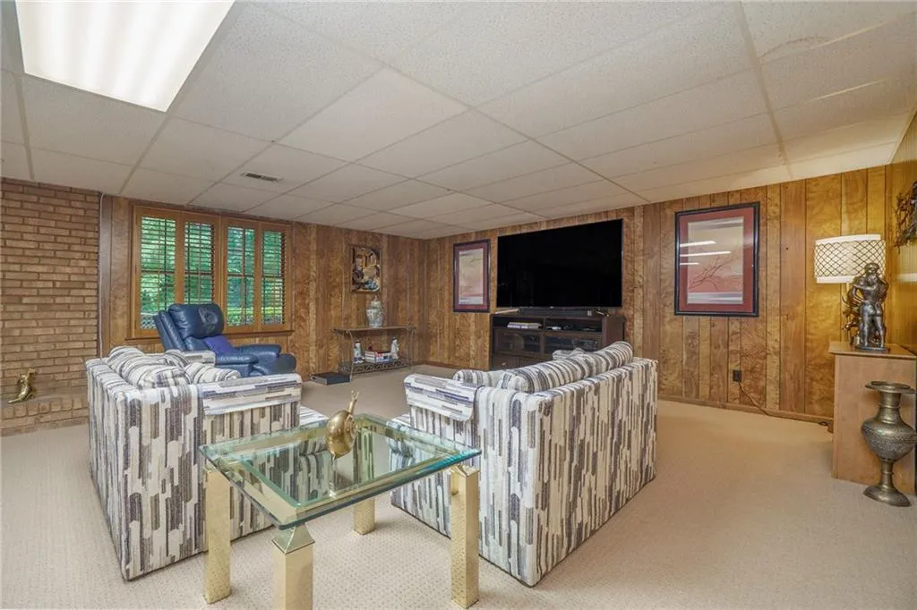 2080 Old Dominion Road, Atlanta, Georgia 30350, 6 Bedrooms Bedrooms, ,5 BathroomsBathrooms,Residential,For Sale,2080 Old Dominion Road,7580695
