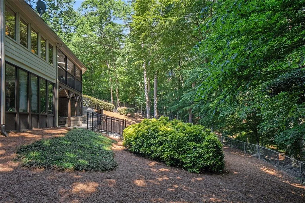 2080 Old Dominion Road, Atlanta, Georgia 30350, 6 Bedrooms Bedrooms, ,5 BathroomsBathrooms,Residential,For Sale,2080 Old Dominion Road,7580695