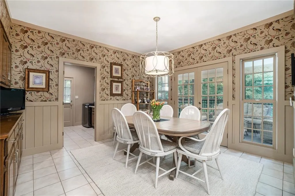 2080 Old Dominion Road, Atlanta, Georgia 30350, 6 Bedrooms Bedrooms, ,5 BathroomsBathrooms,Residential,For Sale,2080 Old Dominion Road,7580695