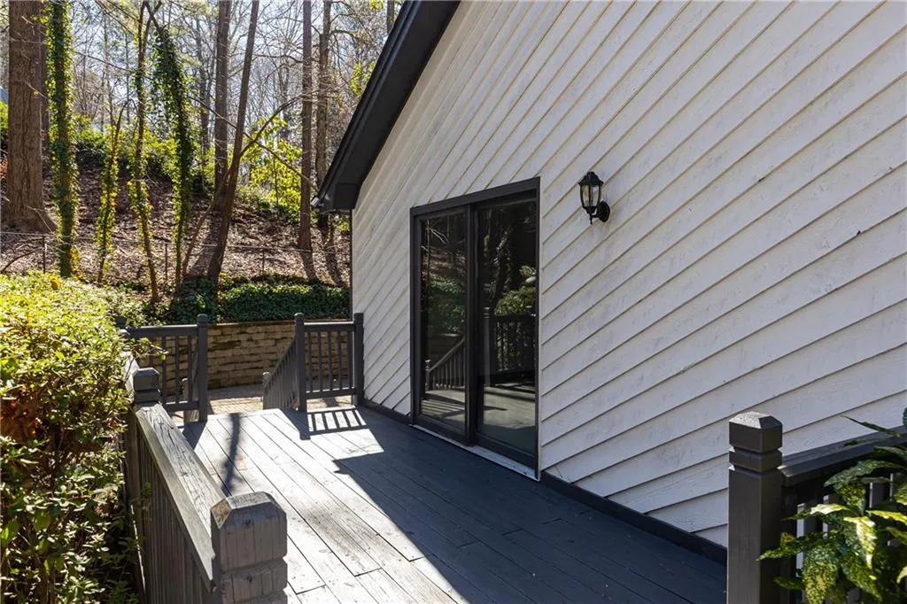 320 Benita Trace, Sandy Springs, Georgia 30328, 5 Bedrooms Bedrooms, ,3 BathroomsBathrooms,Residential,Sold,320 Benita Trace,6999008