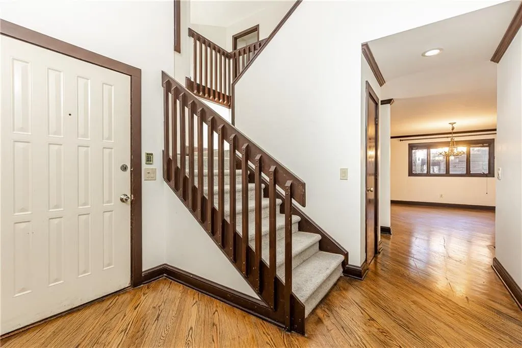 320 Benita Trace, Sandy Springs, Georgia 30328, 5 Bedrooms Bedrooms, ,3 BathroomsBathrooms,Residential,Sold,320 Benita Trace,6999008