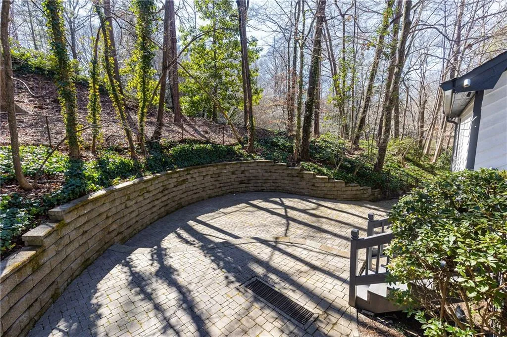 320 Benita Trace, Sandy Springs, Georgia 30328, 5 Bedrooms Bedrooms, ,3 BathroomsBathrooms,Residential,Sold,320 Benita Trace,6999008