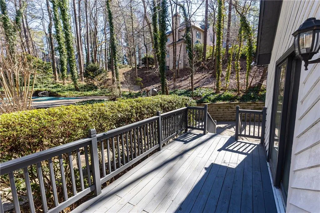 320 Benita Trace, Sandy Springs, Georgia 30328, 5 Bedrooms Bedrooms, ,3 BathroomsBathrooms,Residential,Sold,320 Benita Trace,6999008