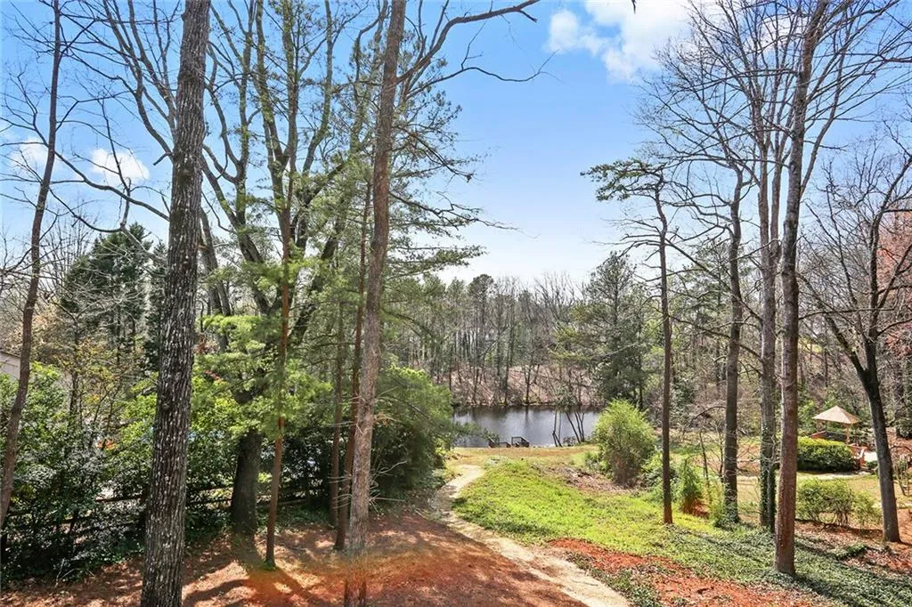 35 Glen Oaks Drive, Sandy Springs, Georgia 30327, 4 Bedrooms Bedrooms, ,3 BathroomsBathrooms,Residential,Sold,35 Glen Oaks Drive,5823358