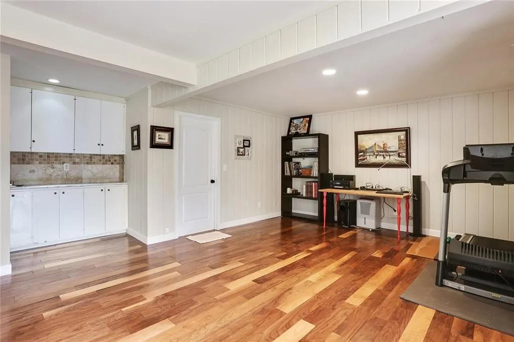 35 Glen Oaks Drive, Sandy Springs, Georgia 30327, 4 Bedrooms Bedrooms, ,3 BathroomsBathrooms,Residential,Sold,35 Glen Oaks Drive,5823358