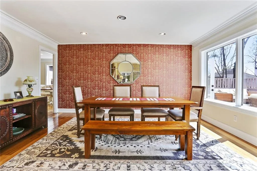 35 Glen Oaks Drive, Sandy Springs, Georgia 30327, 4 Bedrooms Bedrooms, ,3 BathroomsBathrooms,Residential,Sold,35 Glen Oaks Drive,5823358