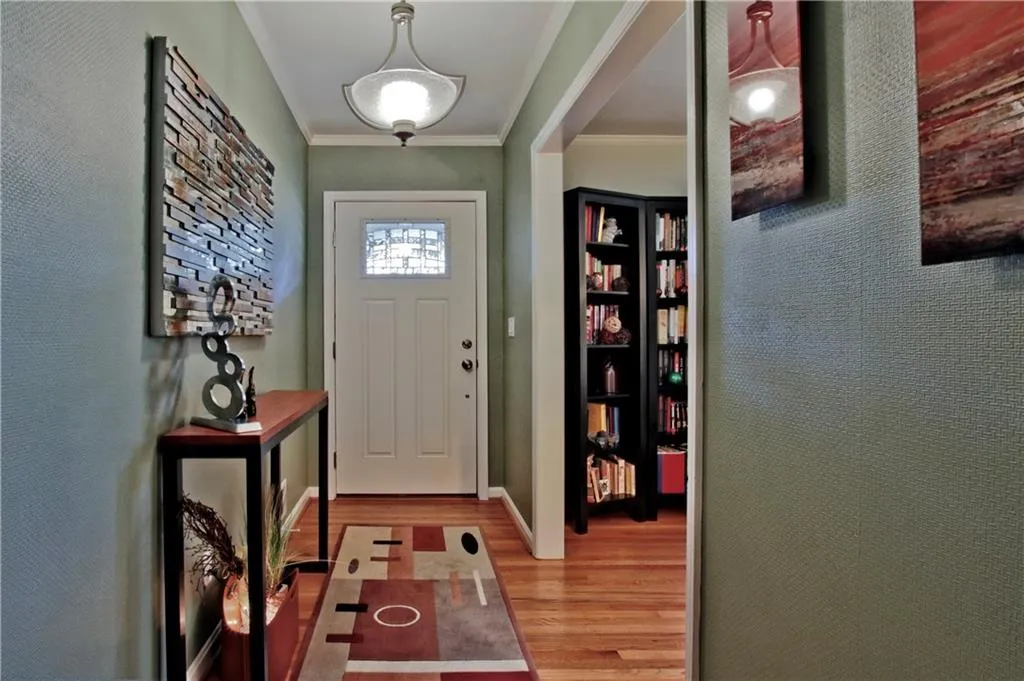 520 Gerry Lane Ne, Sandy Springs, Georgia 30328, 3 Bedrooms Bedrooms, ,2 BathroomsBathrooms,Residential,Sold,520 Gerry Lane Ne,5781281