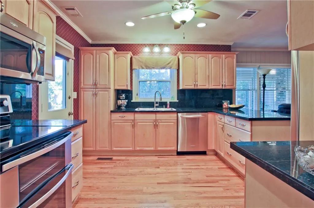 520 Gerry Lane Ne, Sandy Springs, Georgia 30328, 3 Bedrooms Bedrooms, ,2 BathroomsBathrooms,Residential,Sold,520 Gerry Lane Ne,5781281
