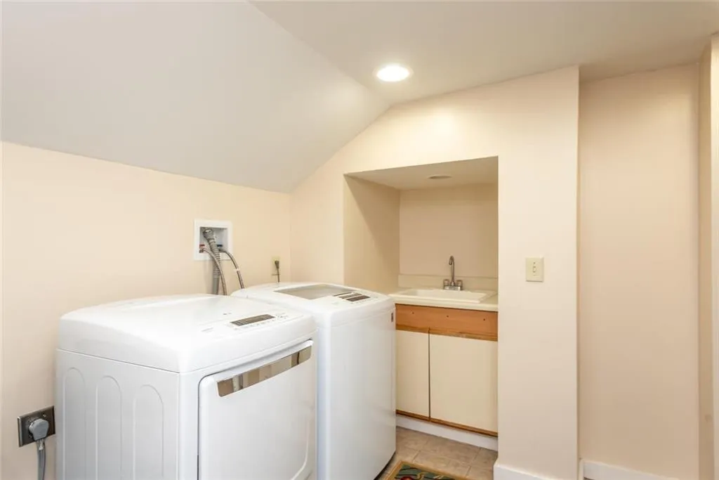 6117 Harleston Road, Sandy Springs, Georgia 30328, 3 Bedrooms Bedrooms, ,2 BathroomsBathrooms,Residential,Sold,6117 Harleston Road,6597346