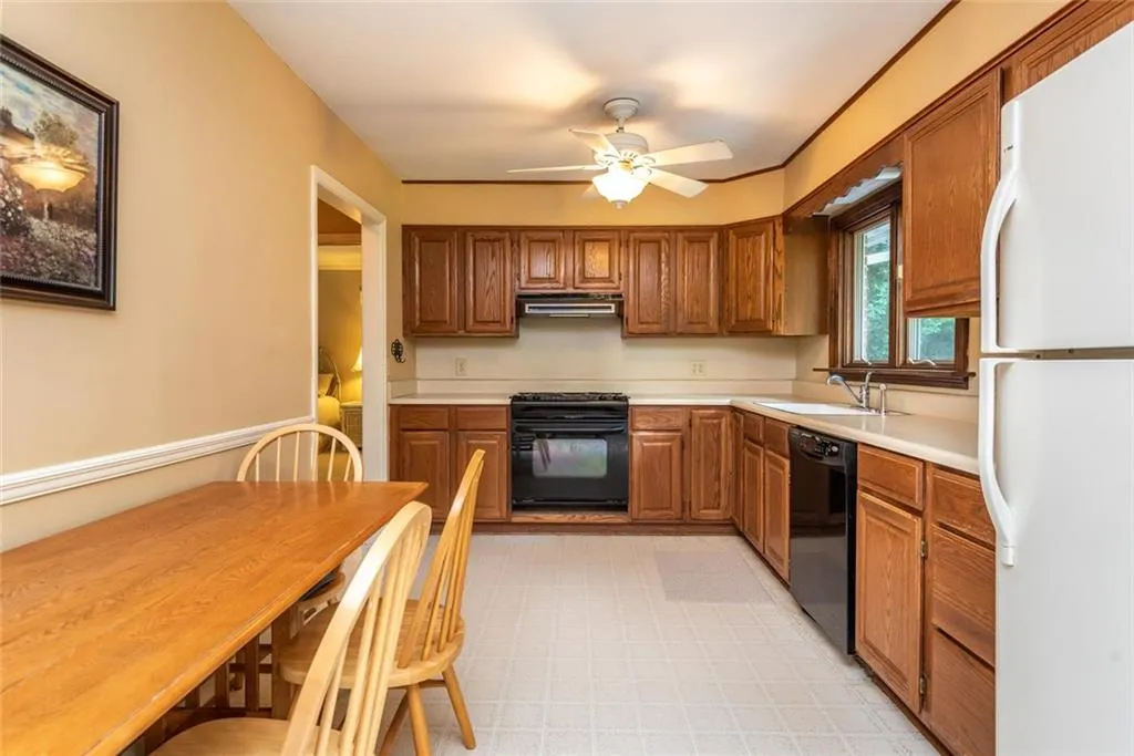 6117 Harleston Road, Sandy Springs, Georgia 30328, 3 Bedrooms Bedrooms, ,2 BathroomsBathrooms,Residential,Sold,6117 Harleston Road,6597346