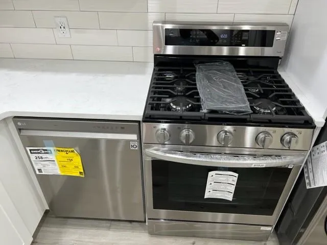 5641 Kingsport Drive Unit 8, Sandy Springs, Georgia 30342, 2 Bedrooms Bedrooms, ,1 BathroomBathrooms,Residential,Sold,5641 Kingsport Drive Unit 8,7091881