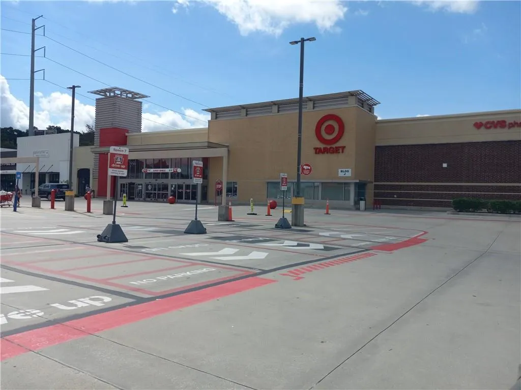 5641 Kingsport Drive Unit 8, Sandy Springs, Georgia 30342, 2 Bedrooms Bedrooms, ,1 BathroomBathrooms,Residential,Sold,5641 Kingsport Drive Unit 8,7091881