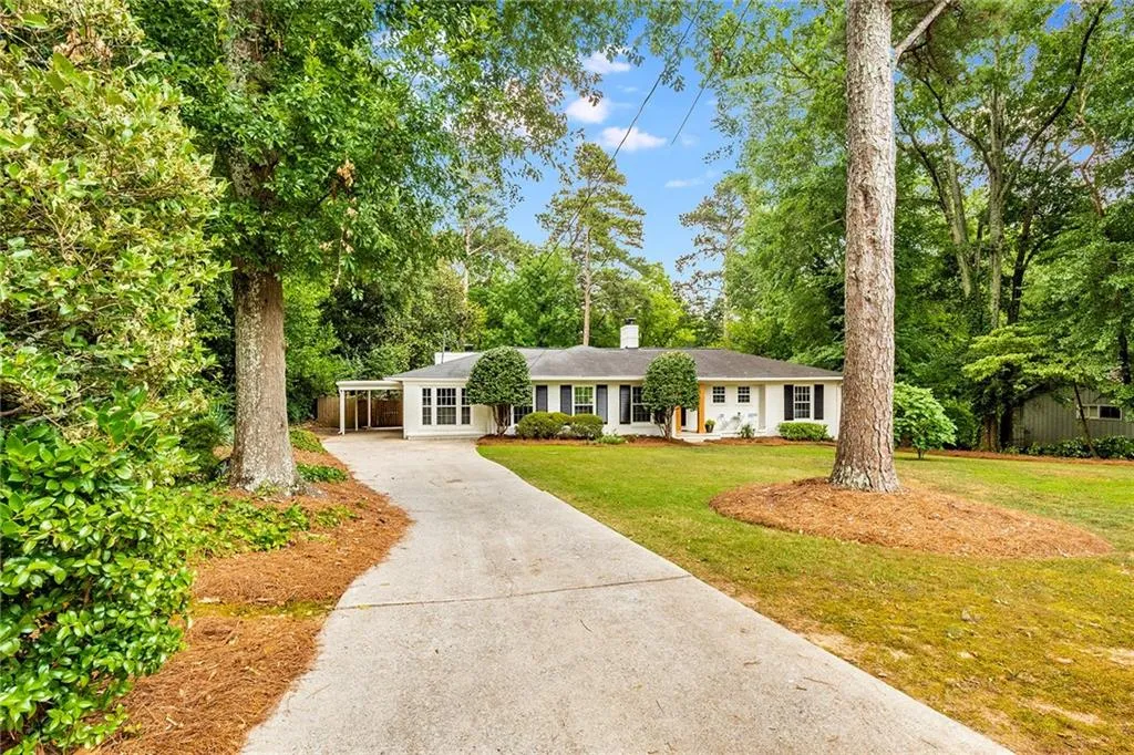 461 Carriage Drive, Sandy Springs, Georgia 30328, 3 Bedrooms Bedrooms, ,2 BathroomsBathrooms,Residential,Sold,461 Carriage Drive,7076123
