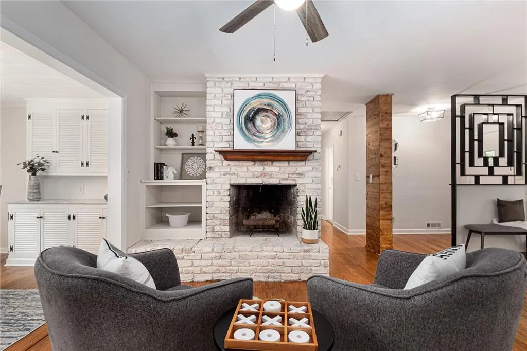 461 Carriage Drive, Sandy Springs, Georgia 30328, 3 Bedrooms Bedrooms, ,2 BathroomsBathrooms,Residential,Sold,461 Carriage Drive,7076123