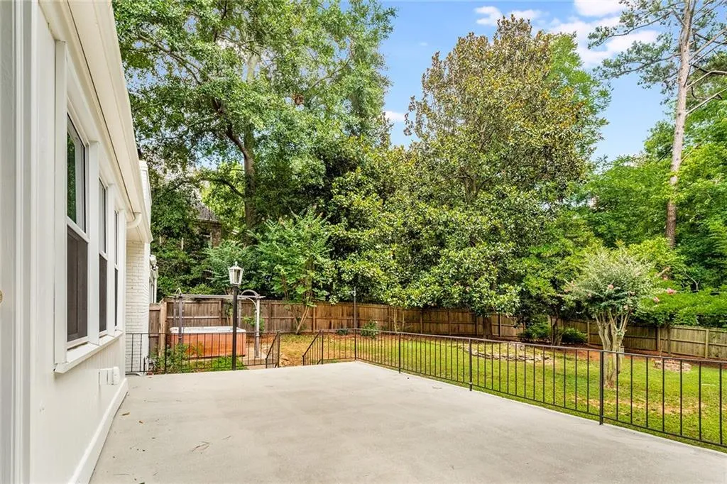461 Carriage Drive, Sandy Springs, Georgia 30328, 3 Bedrooms Bedrooms, ,2 BathroomsBathrooms,Residential,Sold,461 Carriage Drive,7076123