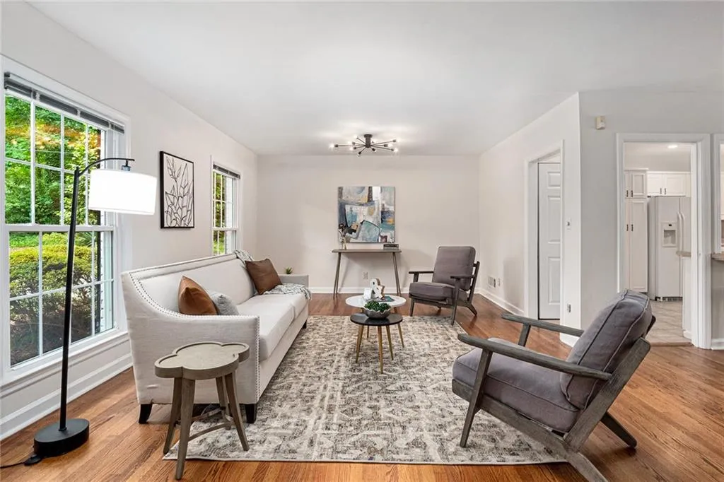 461 Carriage Drive, Sandy Springs, Georgia 30328, 3 Bedrooms Bedrooms, ,2 BathroomsBathrooms,Residential,Sold,461 Carriage Drive,7076123