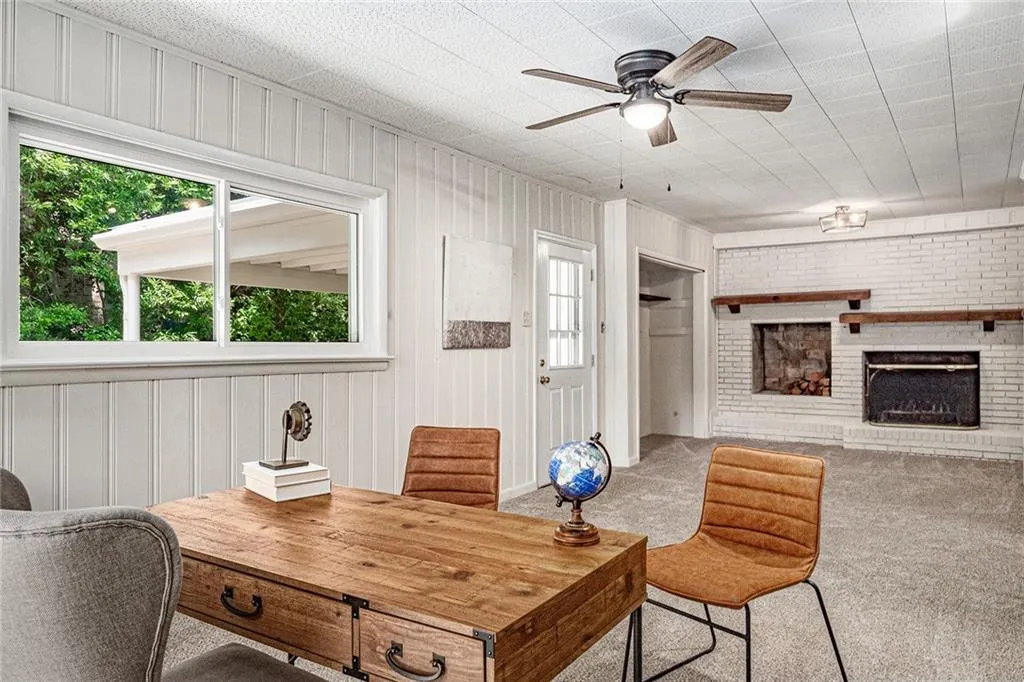461 Carriage Drive, Sandy Springs, Georgia 30328, 3 Bedrooms Bedrooms, ,2 BathroomsBathrooms,Residential,Sold,461 Carriage Drive,7076123
