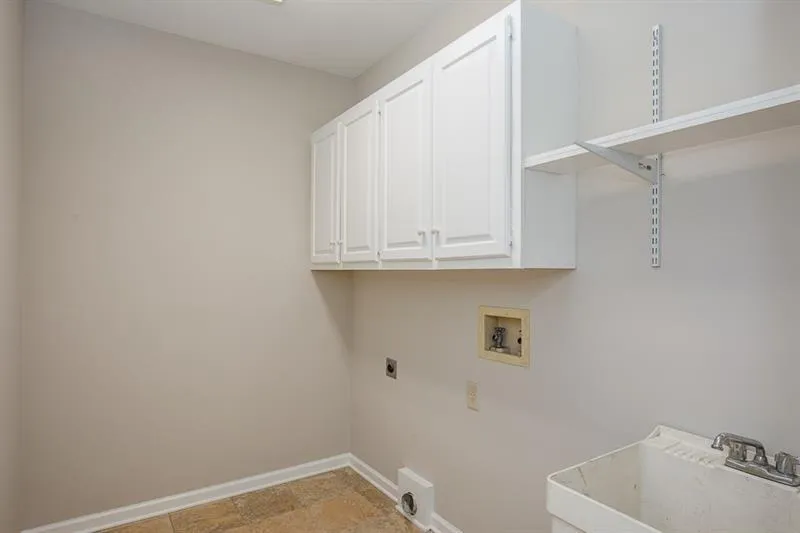 210 Gold Creek Court, Atlanta, Georgia 30350, 5 Bedrooms Bedrooms, ,5 BathroomsBathrooms,Residential,Sold,210 Gold Creek Court,6718668