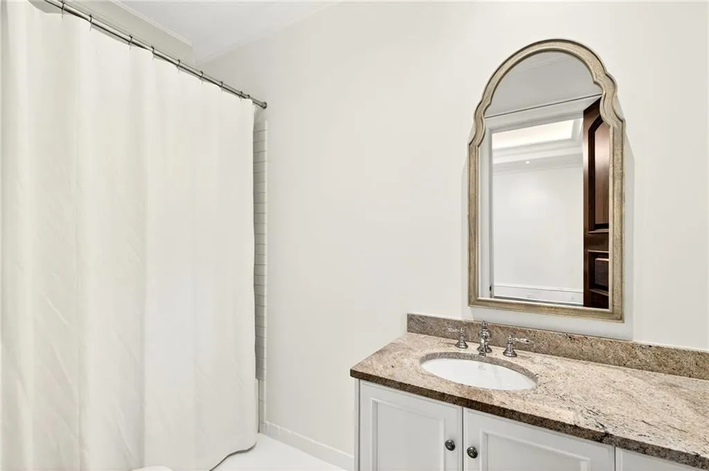 5250 London Drive, Atlanta, Georgia 30327, 6 Bedrooms Bedrooms, ,6 BathroomsBathrooms,Residential,Sold,5250 London Drive,7702737