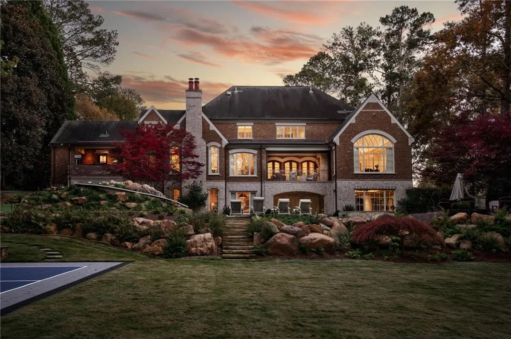5250 London Drive, Atlanta, Georgia 30327, 6 Bedrooms Bedrooms, ,6 BathroomsBathrooms,Residential,Sold,5250 London Drive,7702737