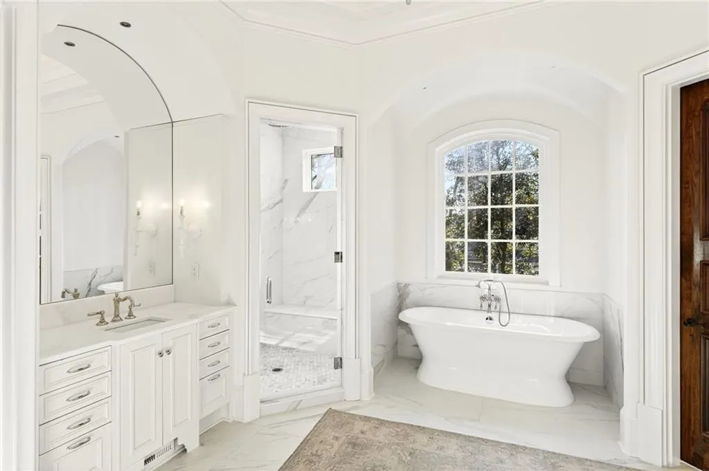 5250 London Drive, Atlanta, Georgia 30327, 6 Bedrooms Bedrooms, ,6 BathroomsBathrooms,Residential,Sold,5250 London Drive,7702737