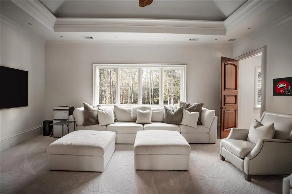 5250 London Drive, Atlanta, Georgia 30327, 6 Bedrooms Bedrooms, ,6 BathroomsBathrooms,Residential,Sold,5250 London Drive,7702737