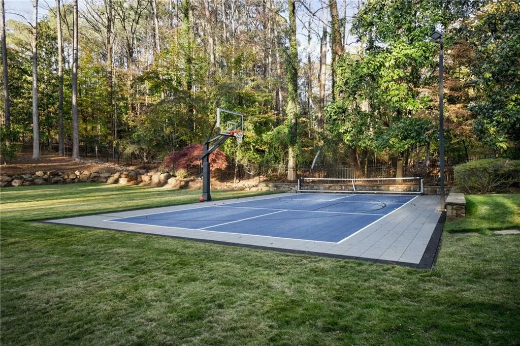 5250 London Drive, Atlanta, Georgia 30327, 6 Bedrooms Bedrooms, ,6 BathroomsBathrooms,Residential,Sold,5250 London Drive,7702737