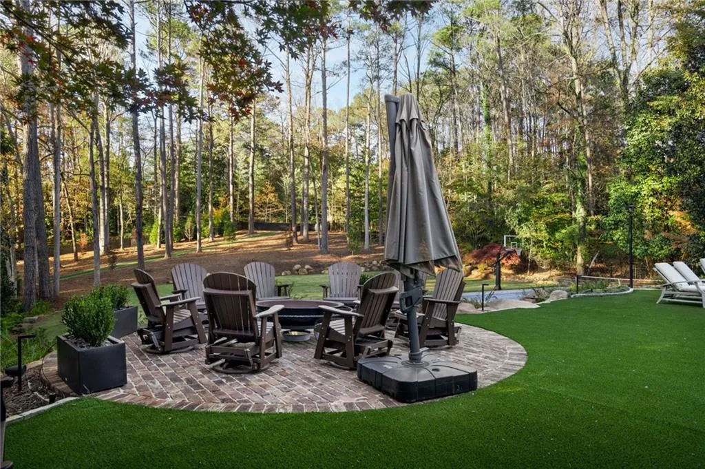 5250 London Drive, Atlanta, Georgia 30327, 6 Bedrooms Bedrooms, ,6 BathroomsBathrooms,Residential,Sold,5250 London Drive,7702737