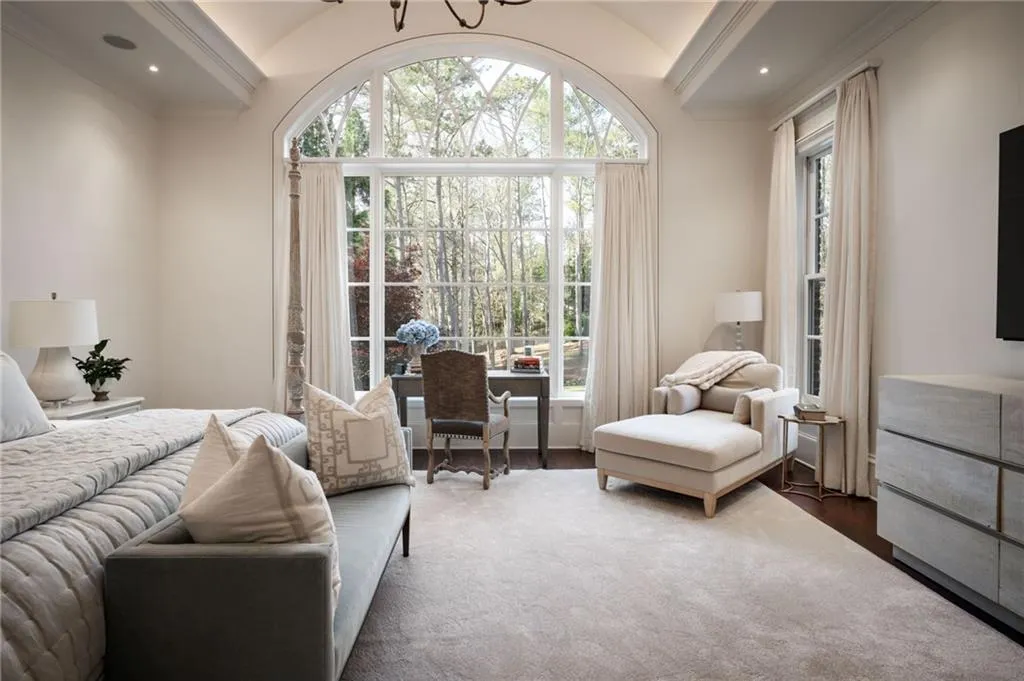 5250 London Drive, Atlanta, Georgia 30327, 6 Bedrooms Bedrooms, ,6 BathroomsBathrooms,Residential,Sold,5250 London Drive,7702737
