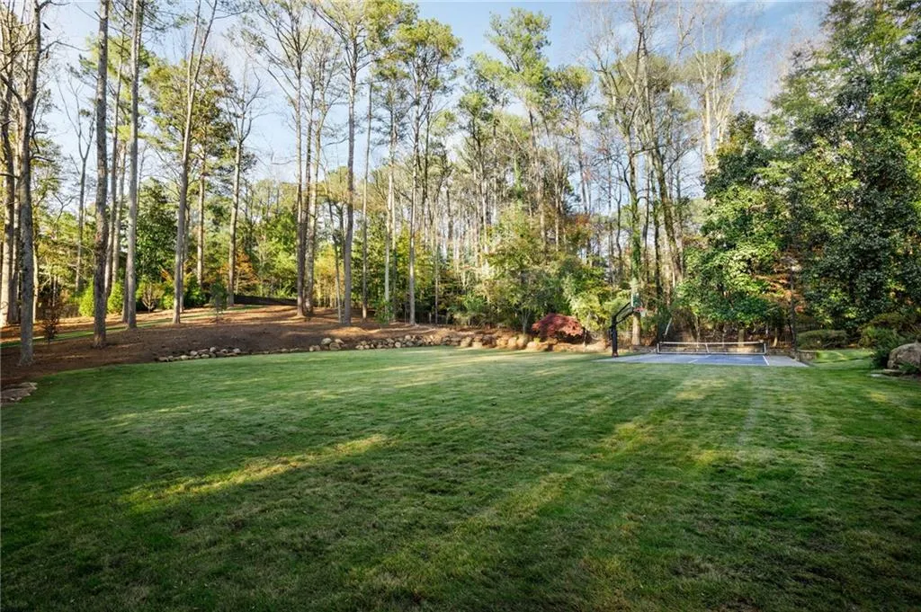 5250 London Drive, Atlanta, Georgia 30327, 6 Bedrooms Bedrooms, ,6 BathroomsBathrooms,Residential,Sold,5250 London Drive,7702737