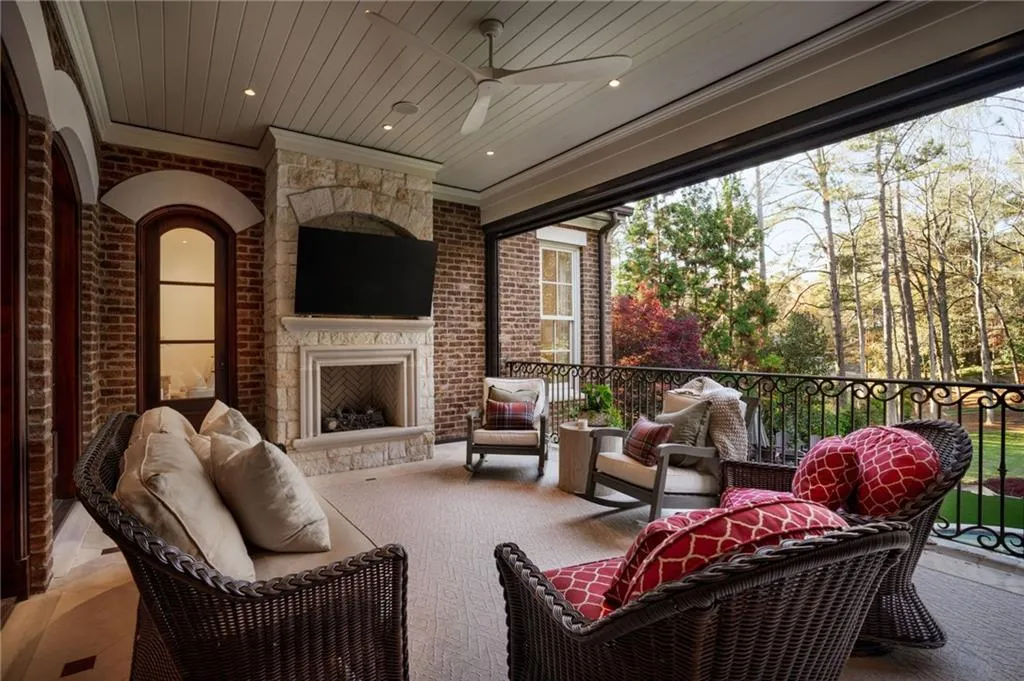 5250 London Drive, Atlanta, Georgia 30327, 6 Bedrooms Bedrooms, ,6 BathroomsBathrooms,Residential,Sold,5250 London Drive,7702737