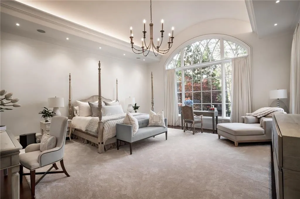 5250 London Drive, Atlanta, Georgia 30327, 6 Bedrooms Bedrooms, ,6 BathroomsBathrooms,Residential,Sold,5250 London Drive,7702737