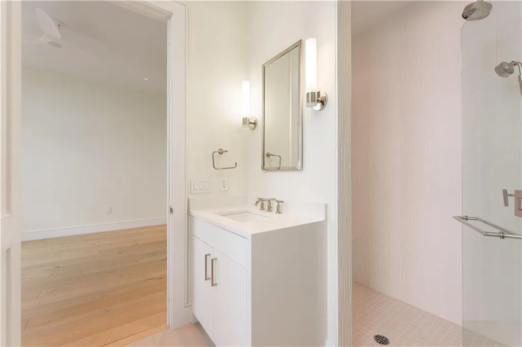 3376 Peachtree Road Ne Unit 34a, Atlanta, Georgia 30326, 3 Bedrooms Bedrooms, ,3 BathroomsBathrooms,Residential,For Sale,3376 Peachtree Road Ne Unit 34a,7628990