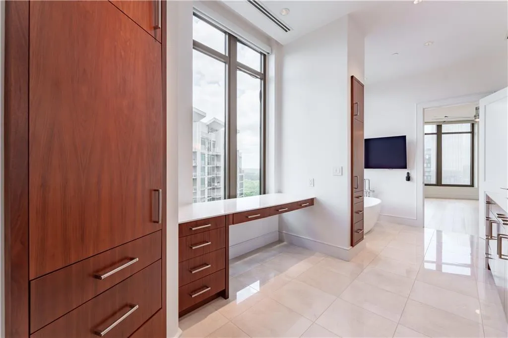 3376 Peachtree Road Ne Unit 34a, Atlanta, Georgia 30326, 3 Bedrooms Bedrooms, ,3 BathroomsBathrooms,Residential,For Sale,3376 Peachtree Road Ne Unit 34a,7628990