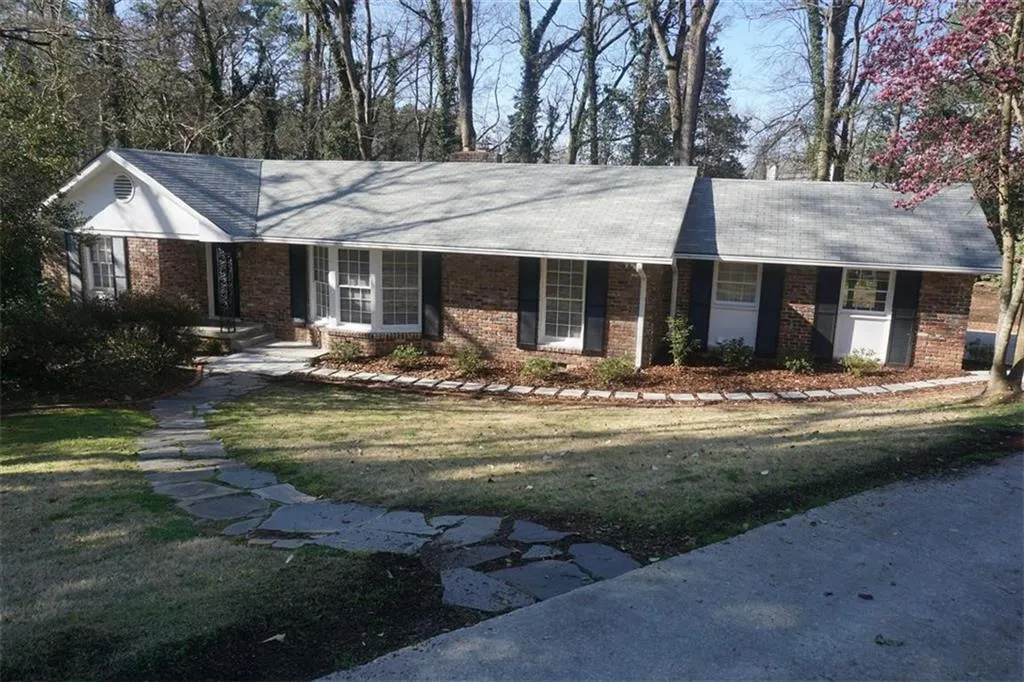 4650 Canyon Creek Trail, Sandy Springs, Georgia 30342, 2 Bedrooms Bedrooms, ,2 BathroomsBathrooms,Residential,Sold,4650 Canyon Creek Trail,6686710