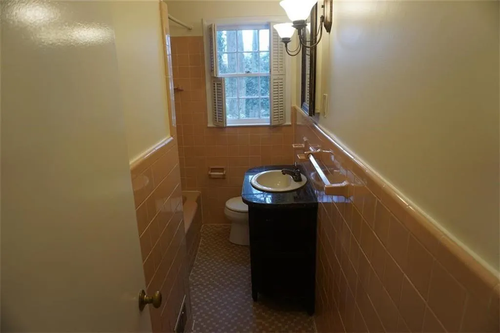 4650 Canyon Creek Trail, Sandy Springs, Georgia 30342, 2 Bedrooms Bedrooms, ,2 BathroomsBathrooms,Residential,Sold,4650 Canyon Creek Trail,6686710