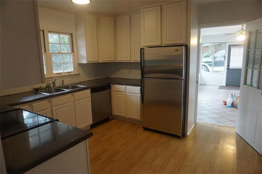 4650 Canyon Creek Trail, Sandy Springs, Georgia 30342, 2 Bedrooms Bedrooms, ,2 BathroomsBathrooms,Residential,Sold,4650 Canyon Creek Trail,6686710