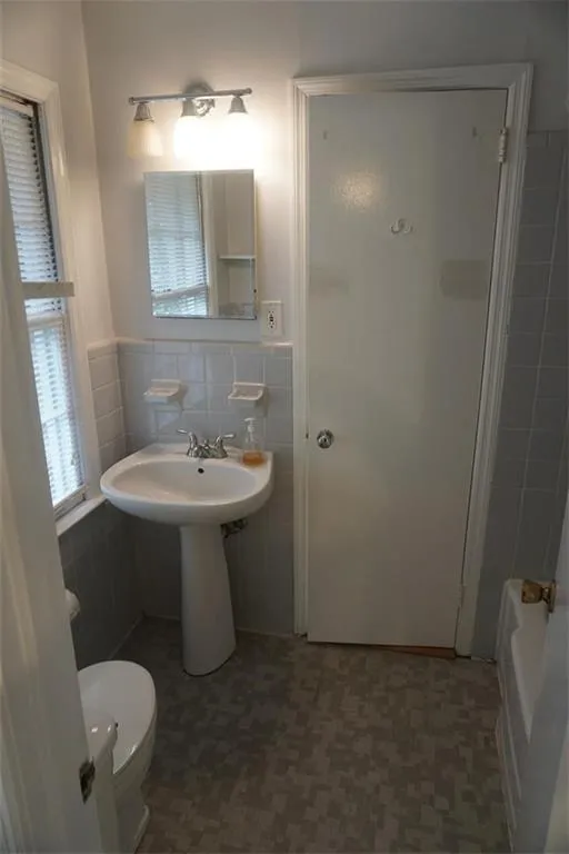 4650 Canyon Creek Trail, Sandy Springs, Georgia 30342, 2 Bedrooms Bedrooms, ,2 BathroomsBathrooms,Residential,Sold,4650 Canyon Creek Trail,6686710