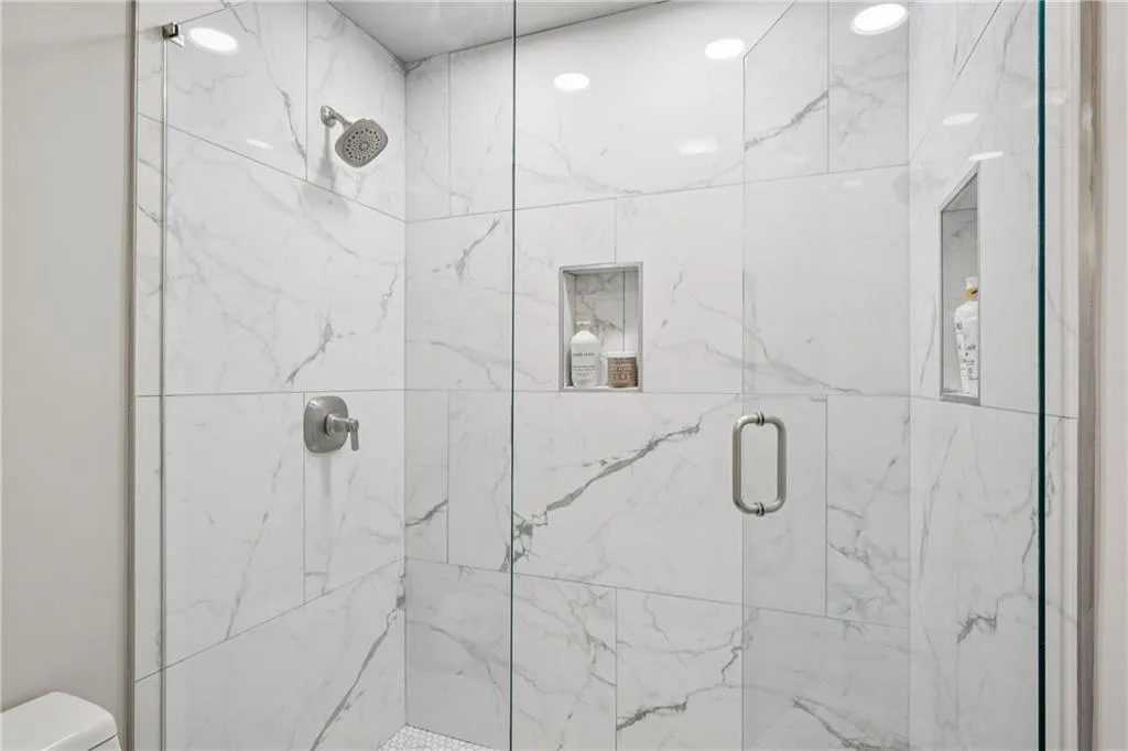 2575 Peachtree Road Ne Unit 5g, Atlanta, Georgia 30305, 3 Bedrooms Bedrooms, ,3 BathroomsBathrooms,Residential,For Sale,2575 Peachtree Road Ne Unit 5g,7647329