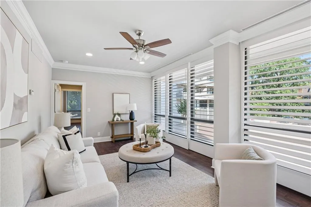 2575 Peachtree Road Ne Unit 5g, Atlanta, Georgia 30305, 3 Bedrooms Bedrooms, ,3 BathroomsBathrooms,Residential,For Sale,2575 Peachtree Road Ne Unit 5g,7647329