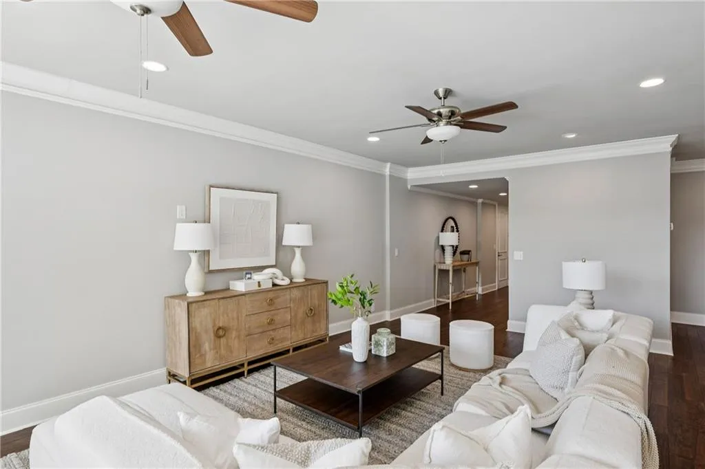 2575 Peachtree Road Ne Unit 5g, Atlanta, Georgia 30305, 3 Bedrooms Bedrooms, ,3 BathroomsBathrooms,Residential,For Sale,2575 Peachtree Road Ne Unit 5g,7647329