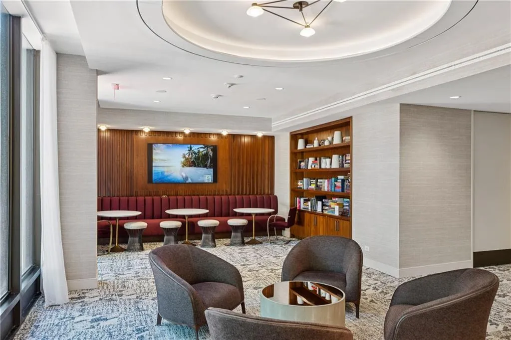 2575 Peachtree Road Ne Unit 5g, Atlanta, Georgia 30305, 3 Bedrooms Bedrooms, ,3 BathroomsBathrooms,Residential,For Sale,2575 Peachtree Road Ne Unit 5g,7647329