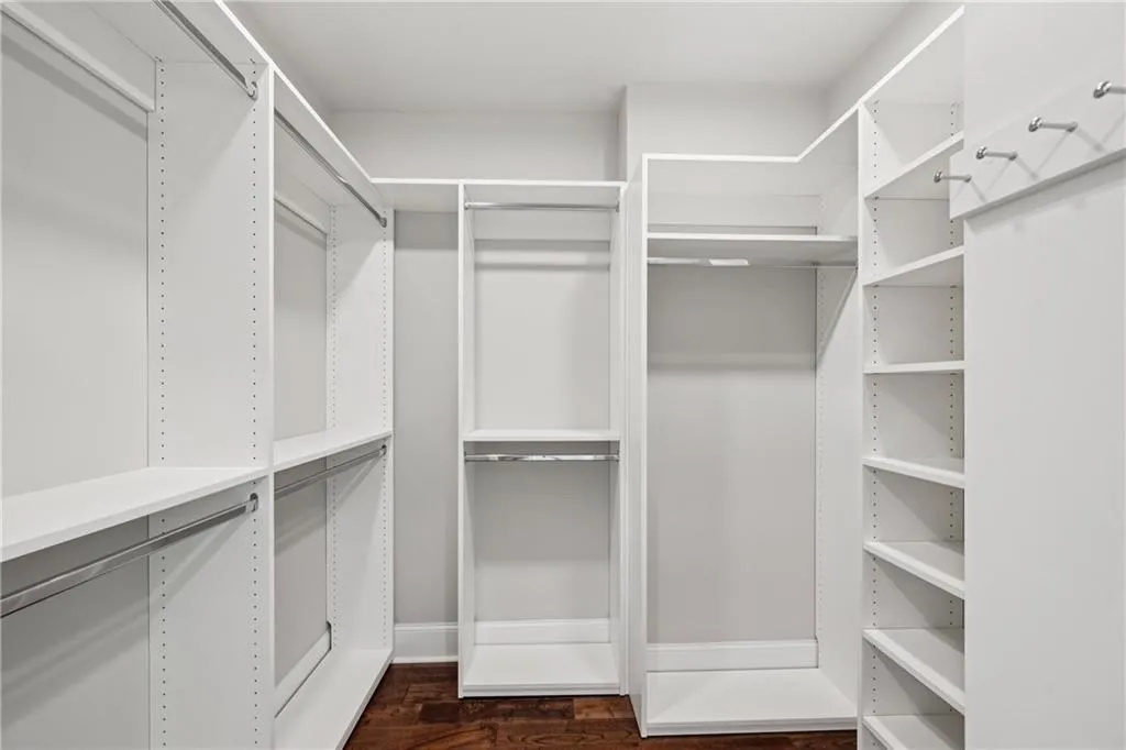 2575 Peachtree Road Ne Unit 5g, Atlanta, Georgia 30305, 3 Bedrooms Bedrooms, ,3 BathroomsBathrooms,Residential,For Sale,2575 Peachtree Road Ne Unit 5g,7647329